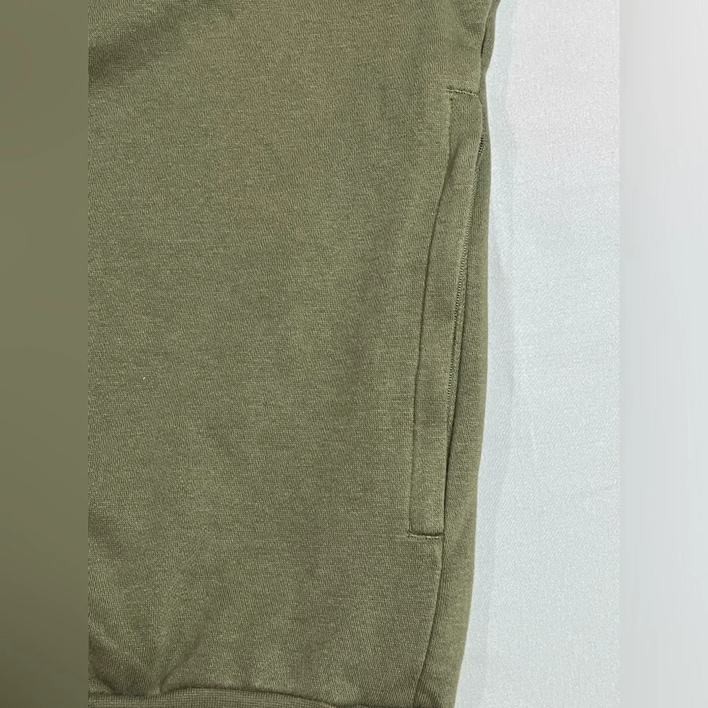 Adidas Men's Sweater Olive Green Size L . NWT - Picture 4 of 5